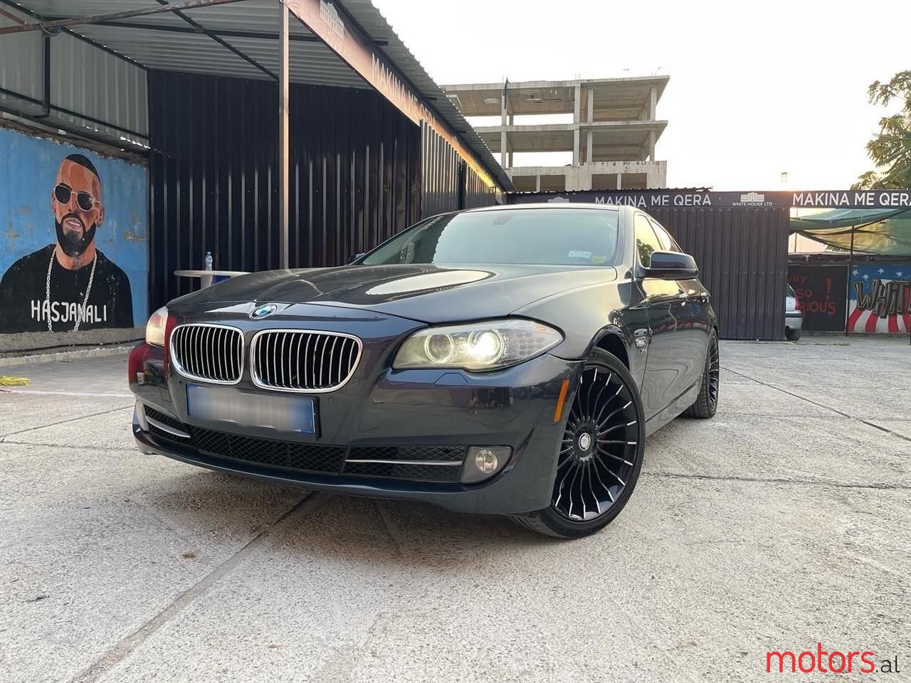 2012' BMW 528 photo #1