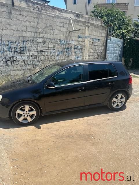 2008' Volkswagen Golf photo #2