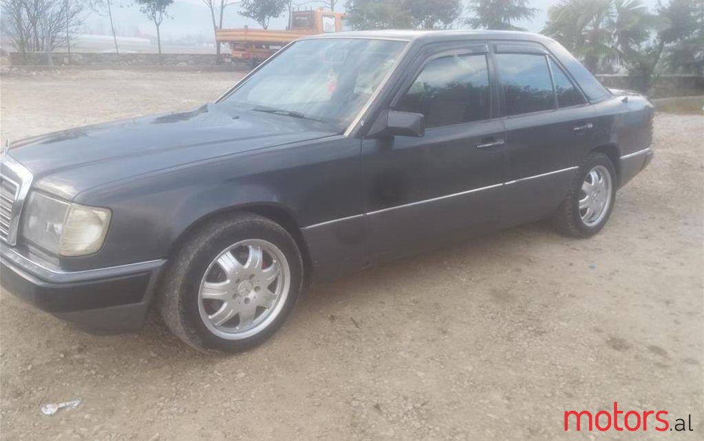 1992' Mercedes-Benz 250 photo #1