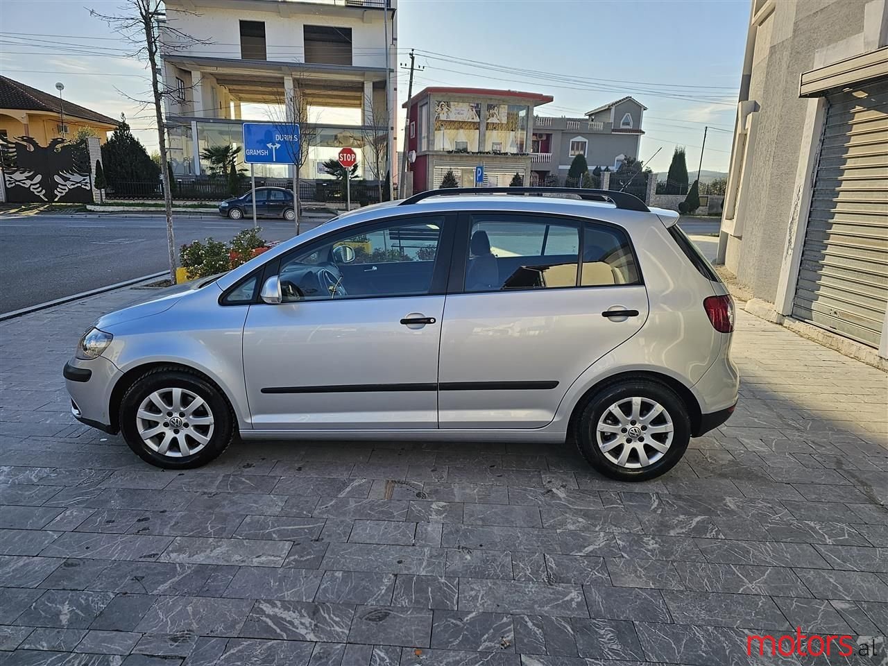 2009' Volkswagen Golf Plus photo #4