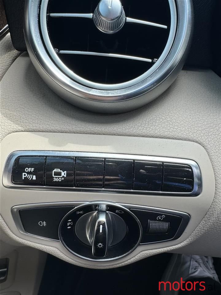 2017' Mercedes-Benz C 300 photo #4