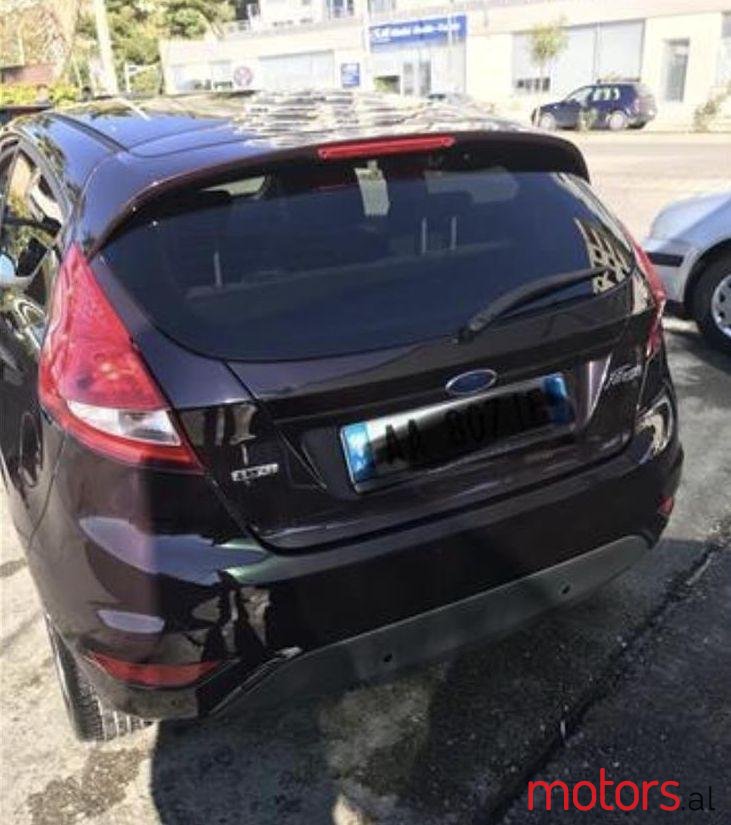 2011' Ford Fiesta photo #2