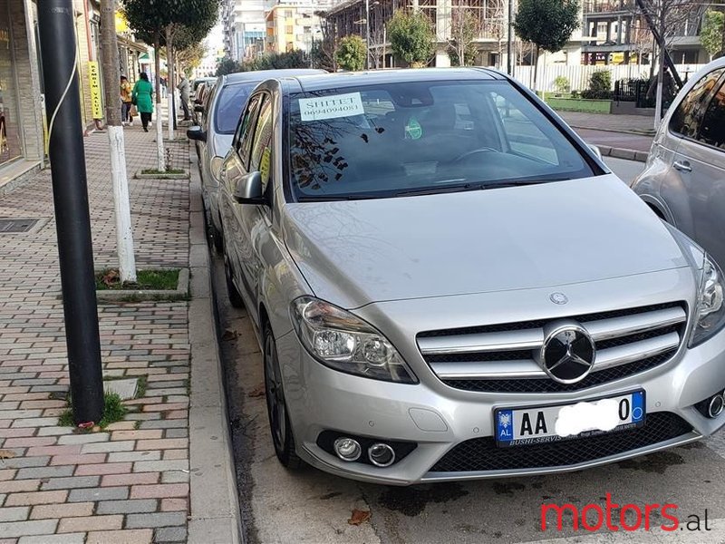 2013' Mercedes-Benz B 180 photo #1