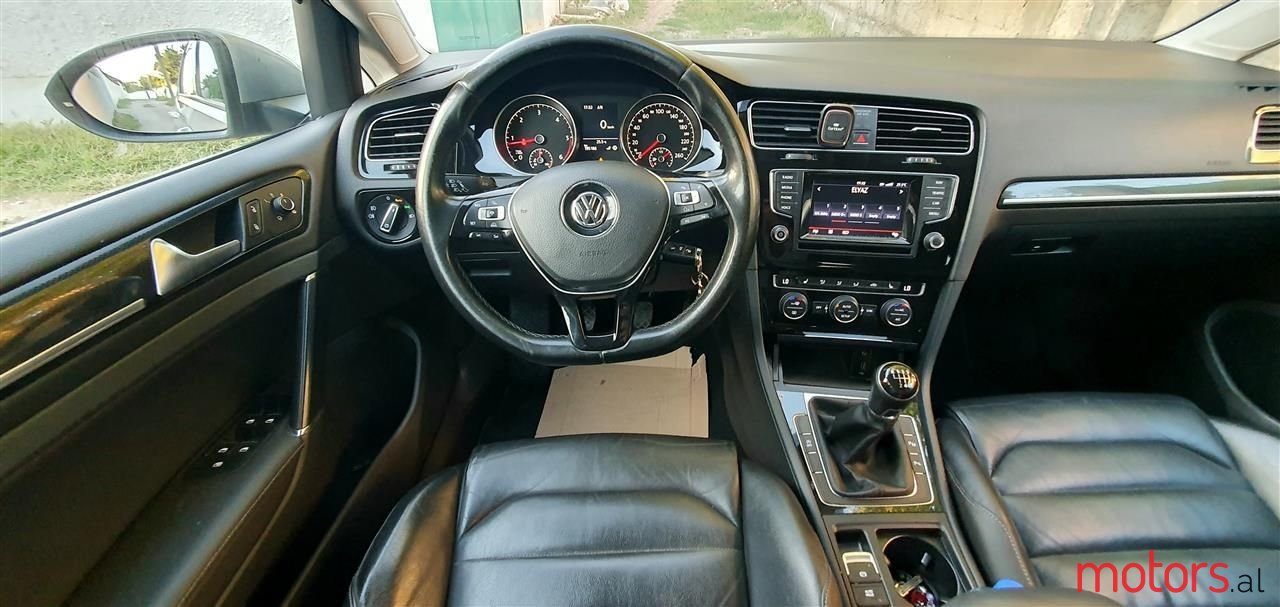 2013' Volkswagen Golf photo #5