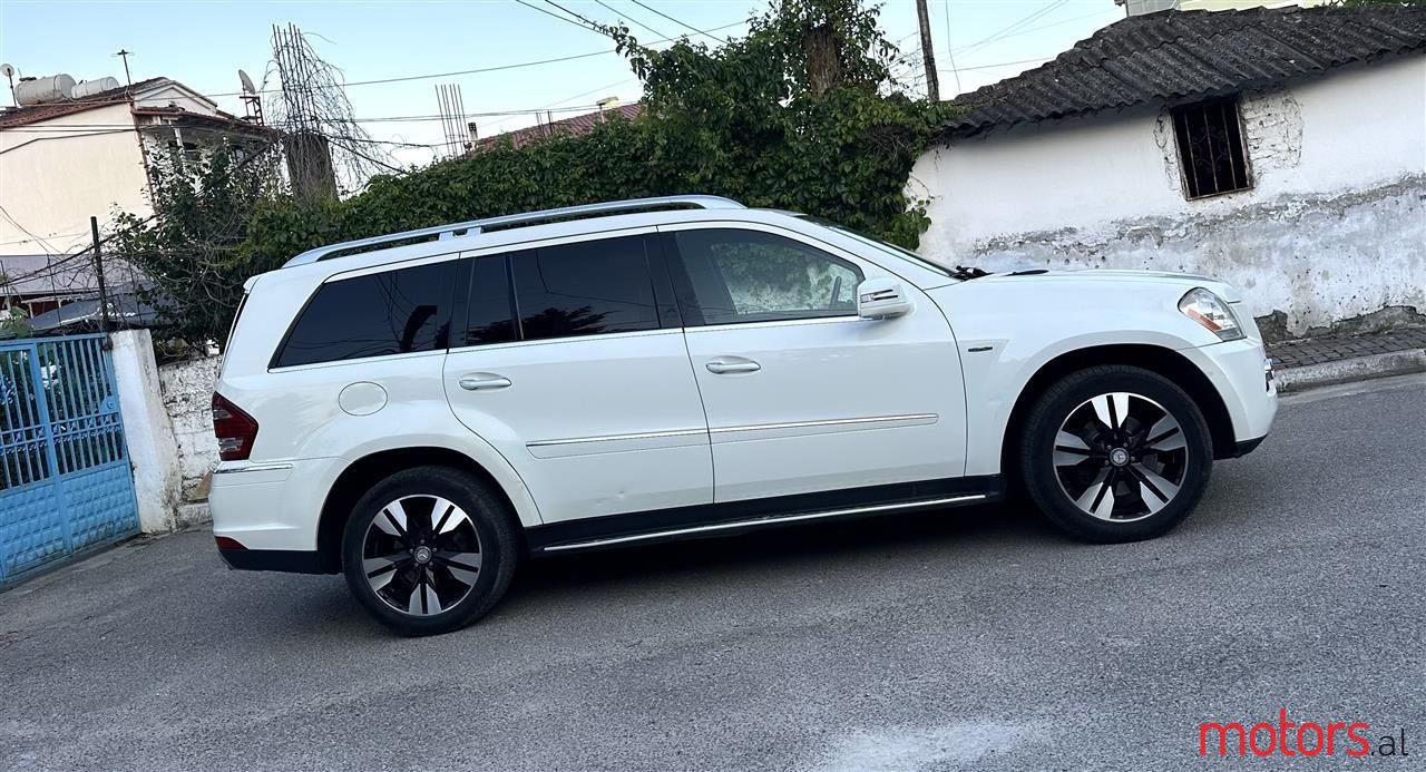 2011' Mercedes-Benz GL 350 photo #4