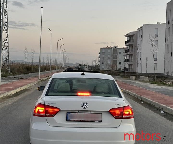 2014' Volkswagen Passat photo #4
