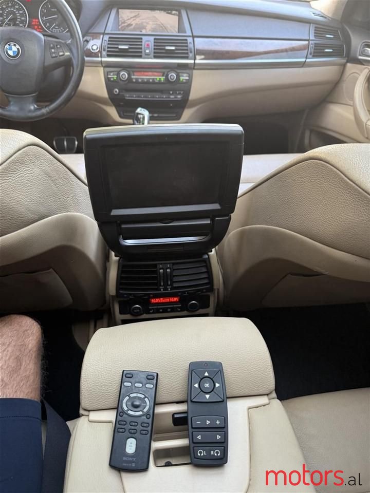 2010' BMW X5 photo #5