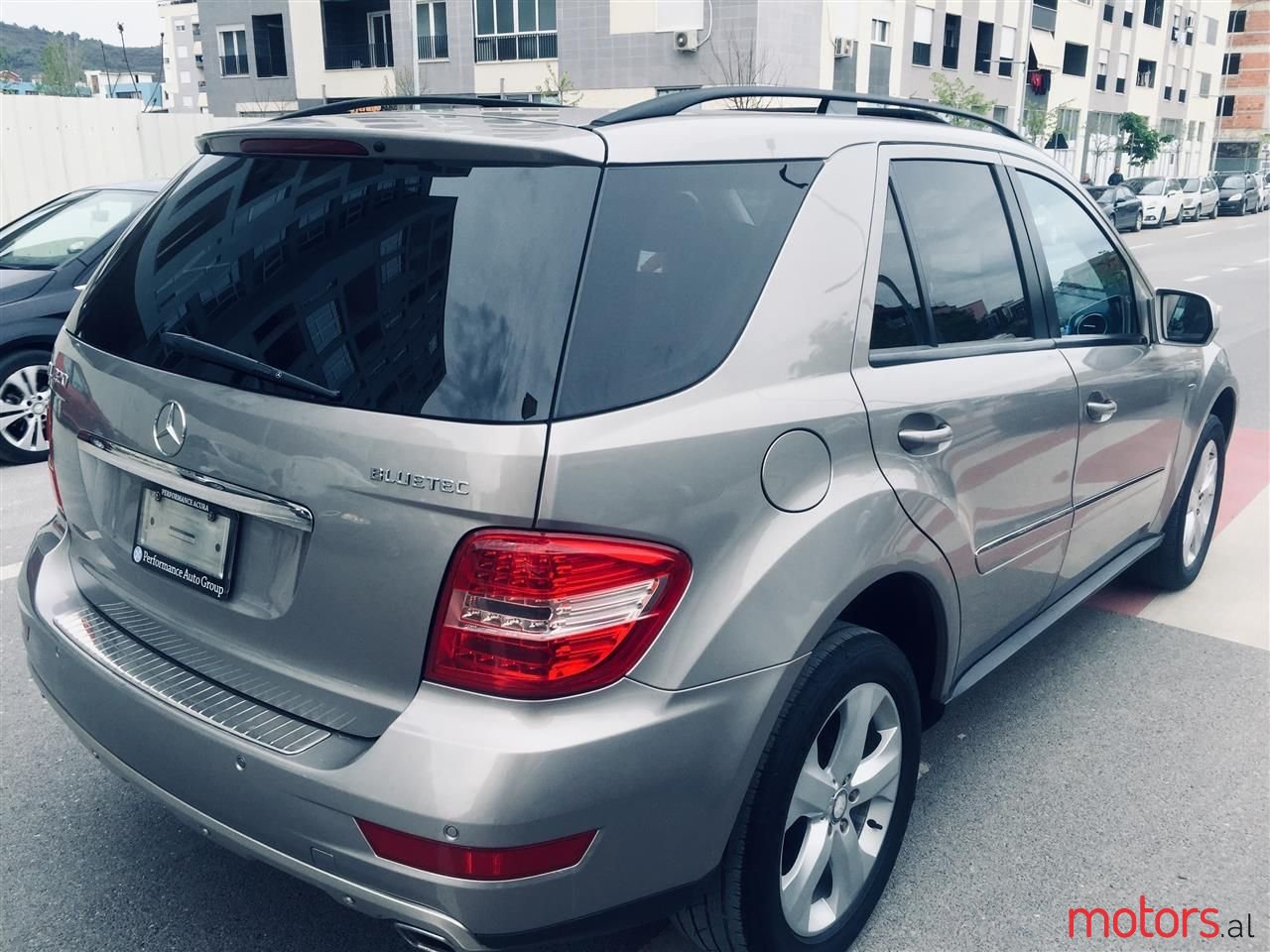 2009' Mercedes-Benz ML 320 photo #2