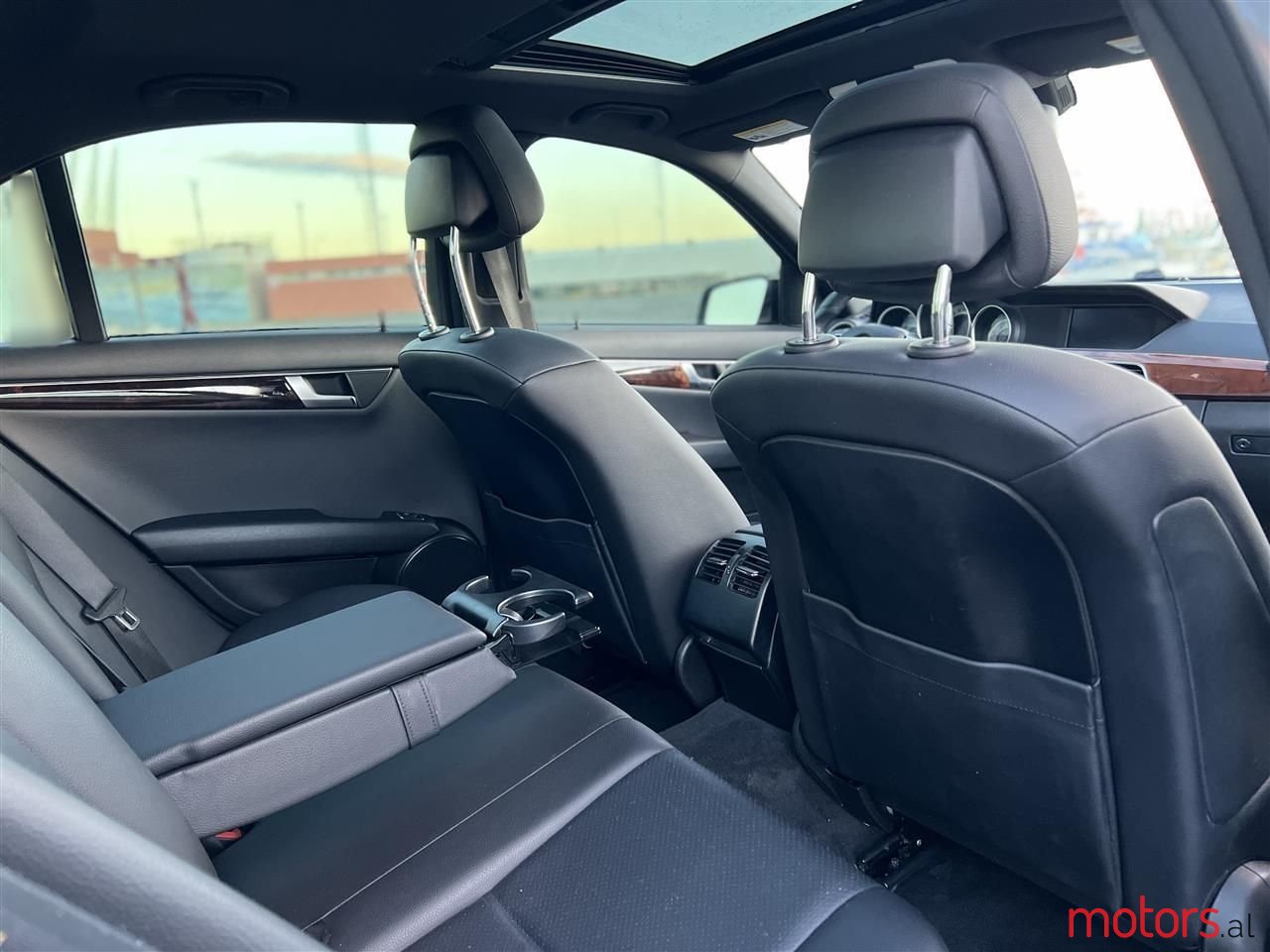 2012' Mercedes-Benz C 300 photo #5