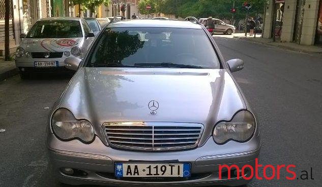 2002' Mercedes-Benz 220 photo #3