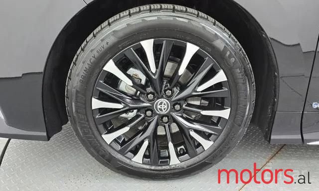 2024' Toyota Alphared photo #6