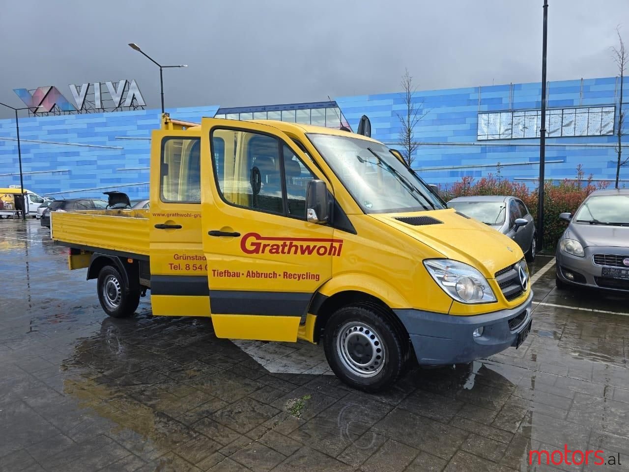 2011' Mercedes-Benz Sprinter photo #1