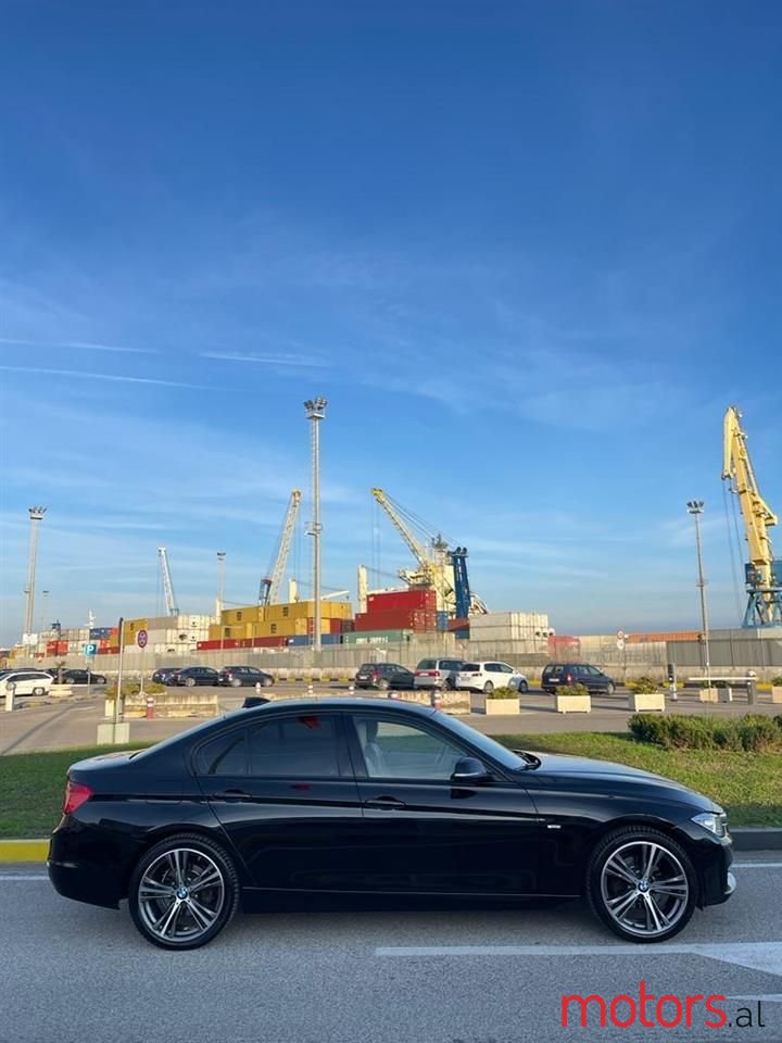 2013' BMW 320 photo #6