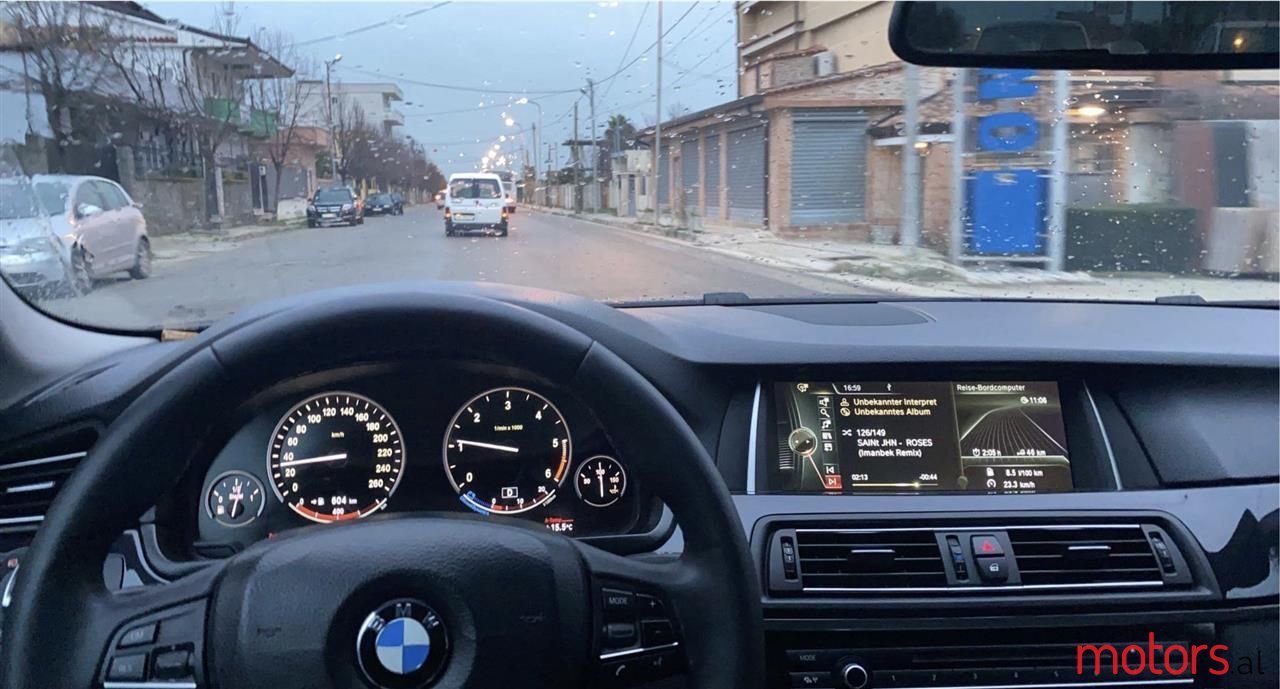 2013' BMW 520 photo #3