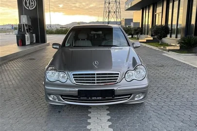 2005' Mercedes-Benz C 220