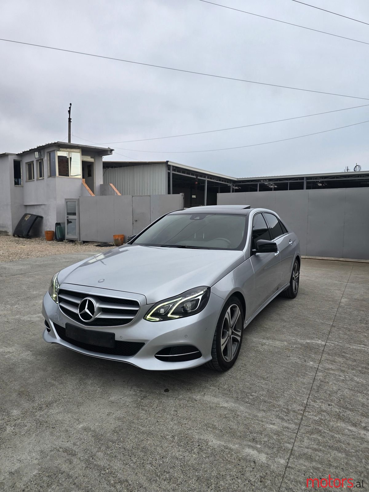 2014' Mercedes-Benz E 220 photo #2