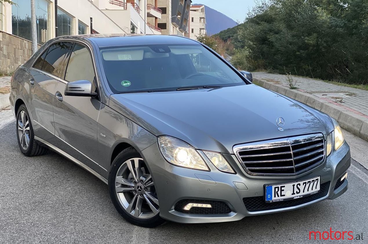 2009' Mercedes-Benz E 220 photo #1