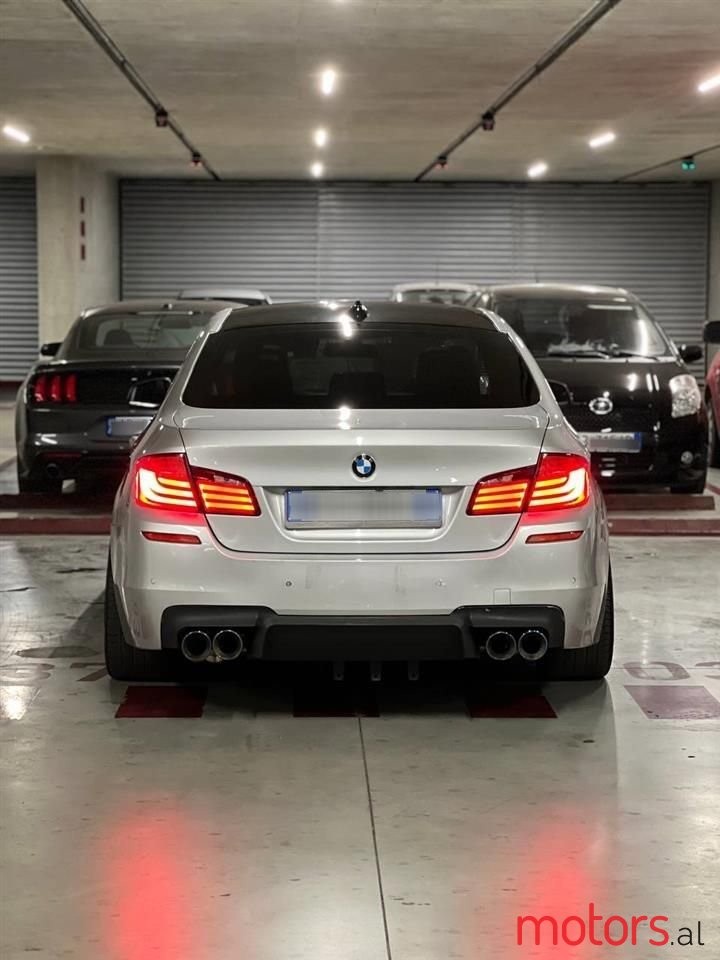 2012' BMW 520 photo #2