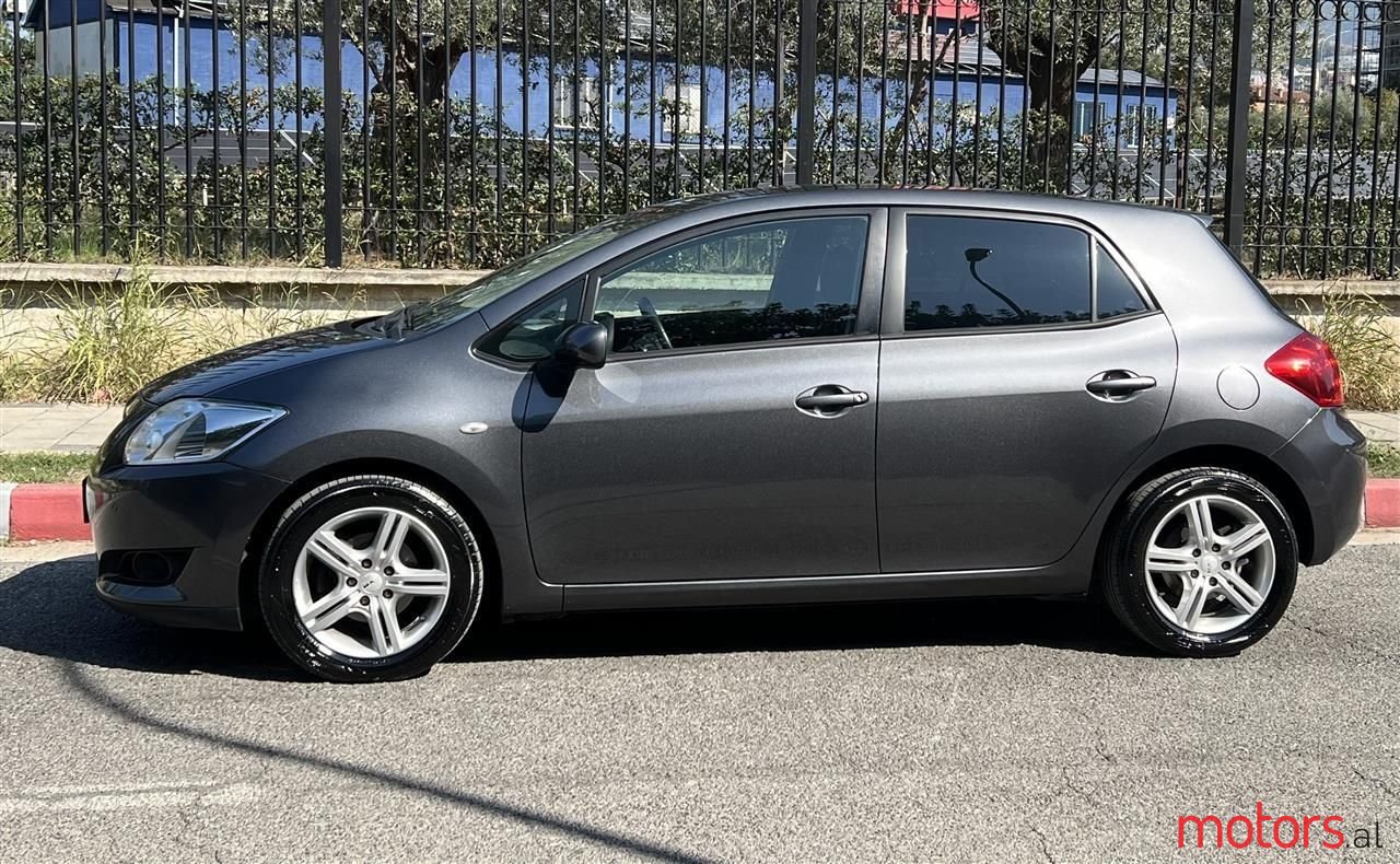 2007' Toyota Auris photo #6