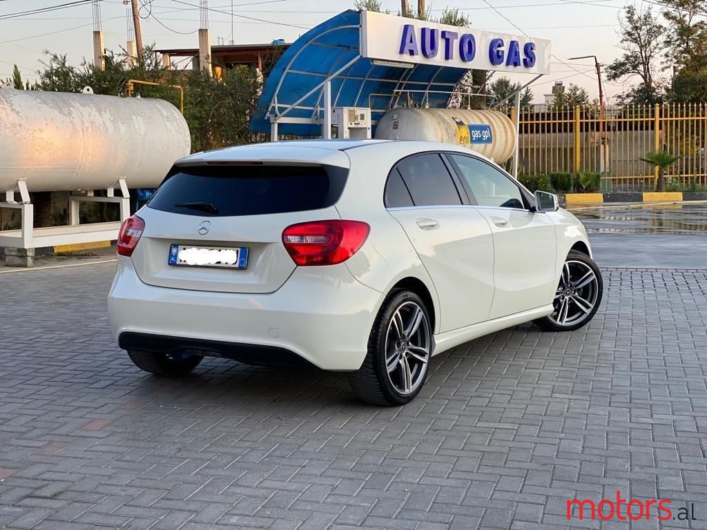 2013' Mercedes-Benz A 200 photo #3