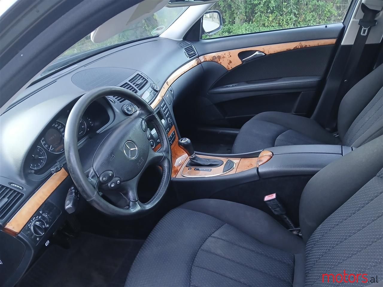 2006' Mercedes-Benz E 220 photo #6