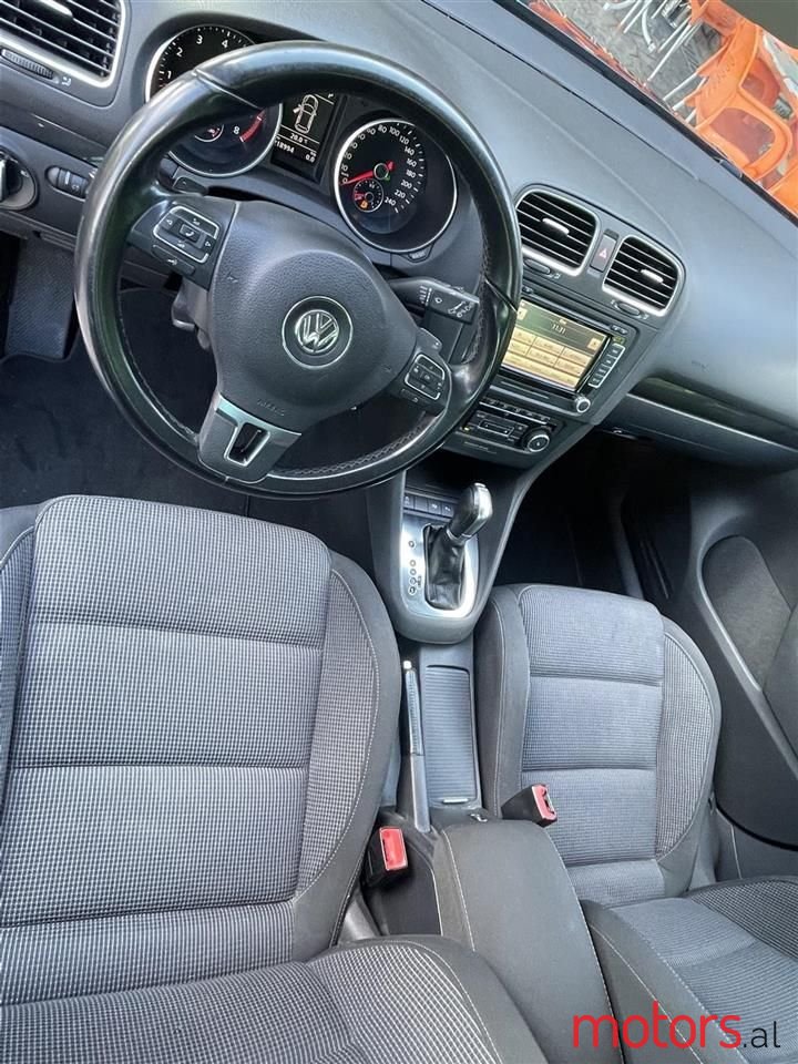 2011' Volkswagen Golf photo #6