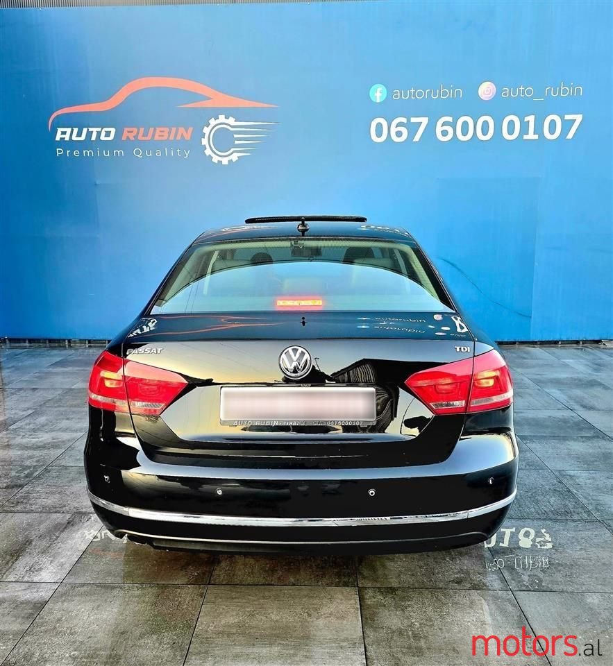 2015' Volkswagen Passat photo #3