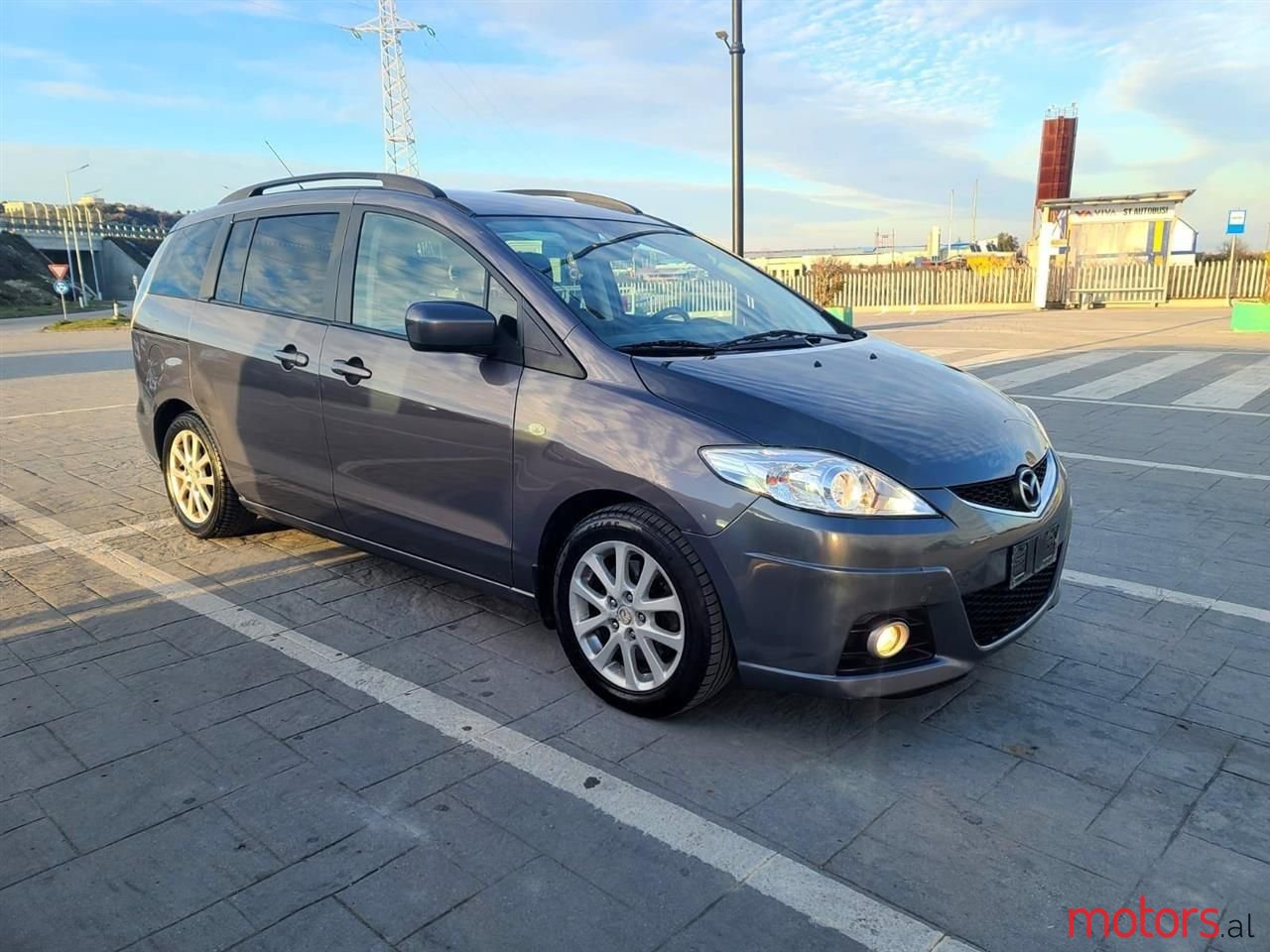 2010' Mazda 5 photo #1