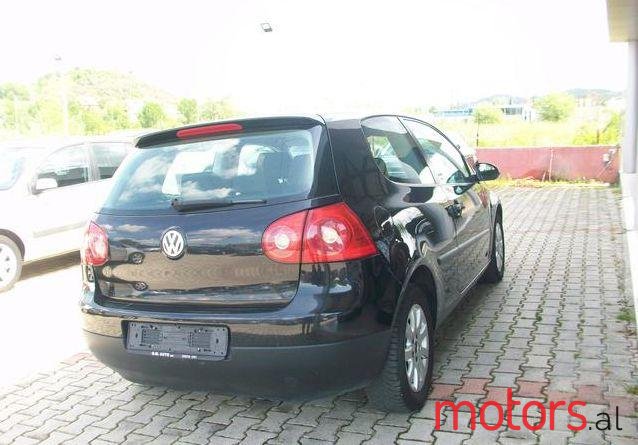 2005' Volkswagen Golf photo #2