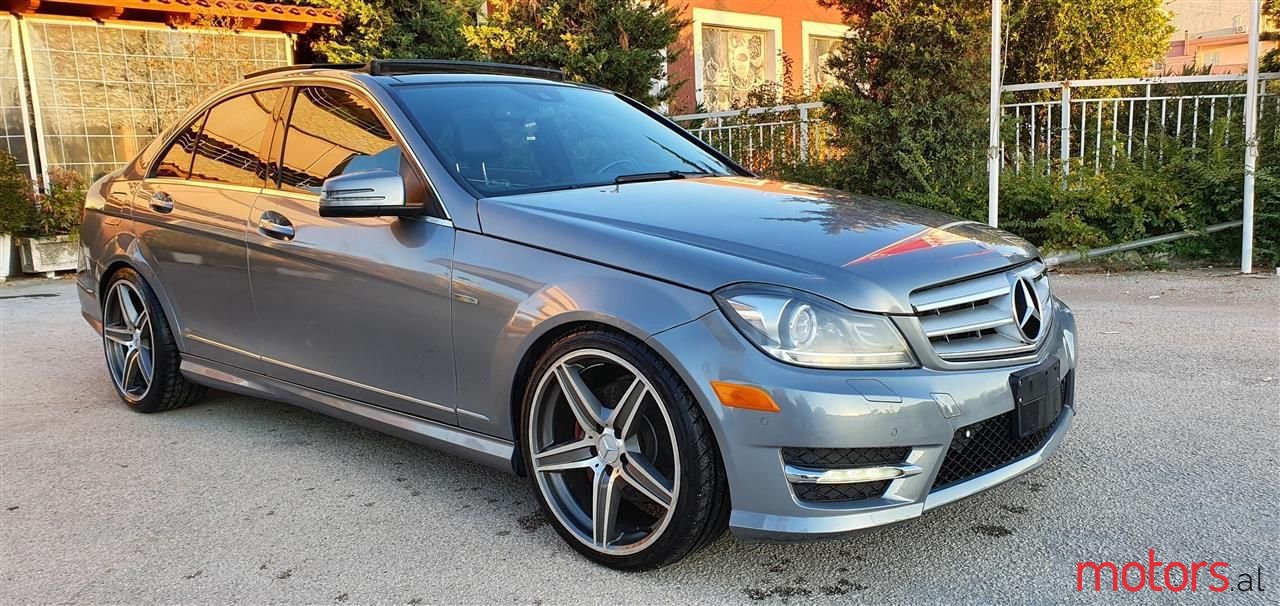 2012' Mercedes-Benz C 300 photo #4