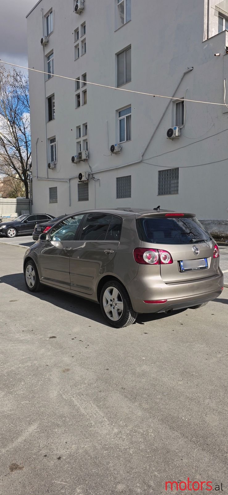 2010' Volkswagen Golf Plus photo #5