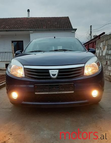 2009' Dacia Sandero photo #1