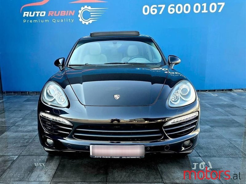 2012' Porsche Cayenne photo #5