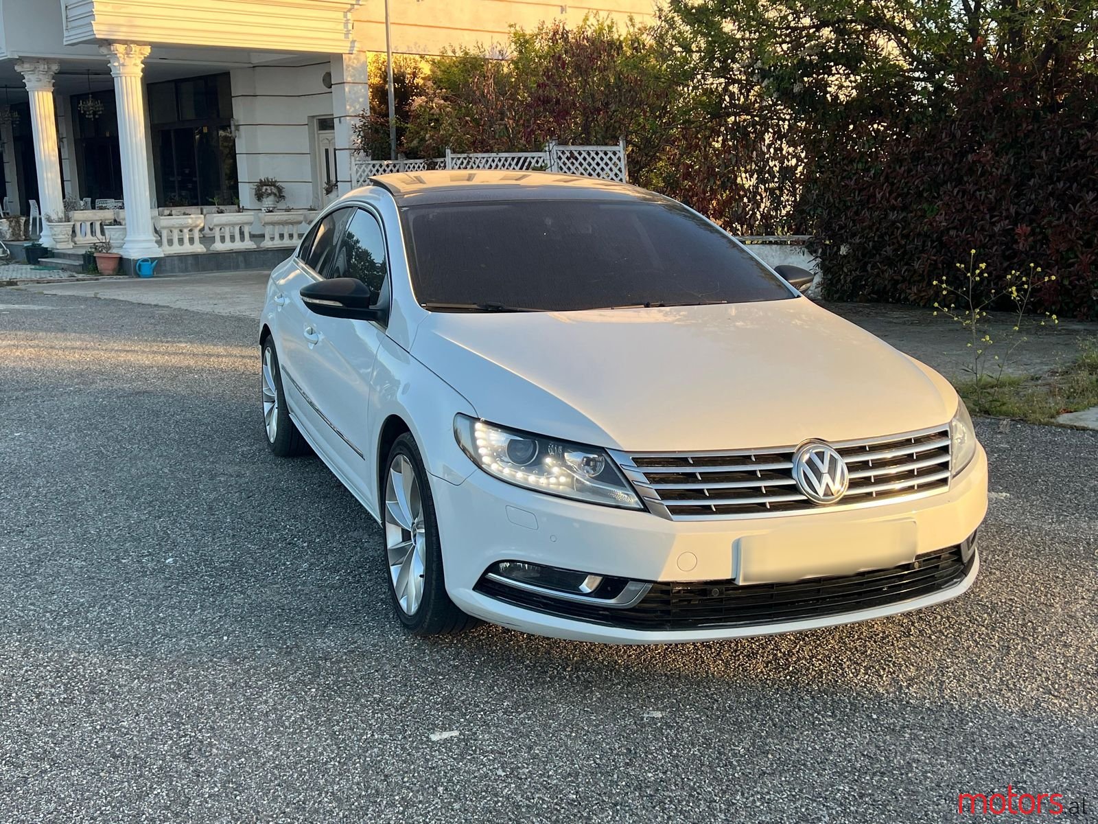2016' Volkswagen Passat photo #1