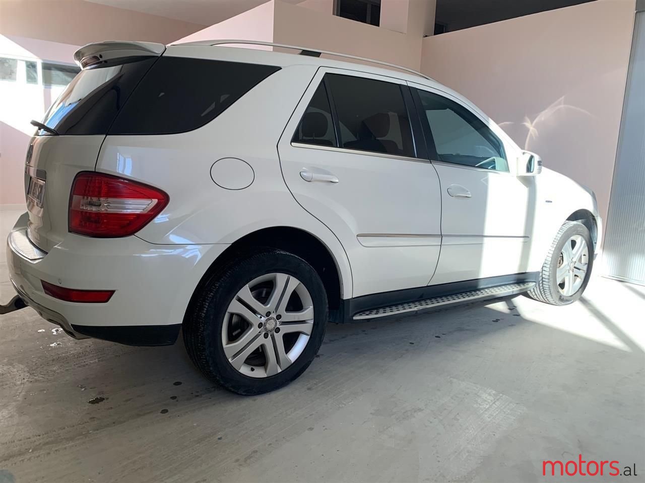 2010' Mercedes-Benz ML 350 photo #2