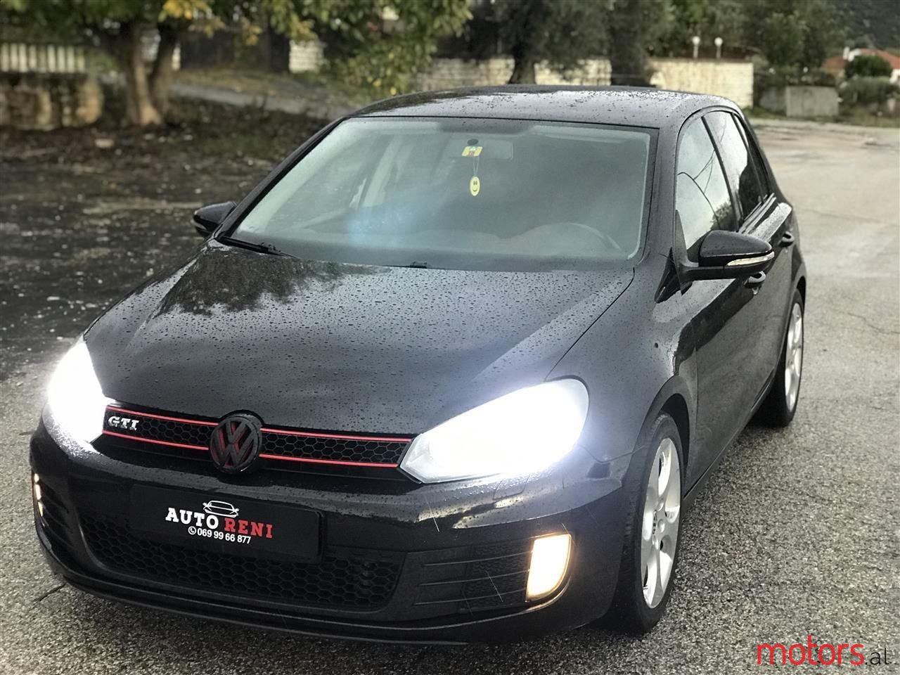 2010' Volkswagen Golf photo #1