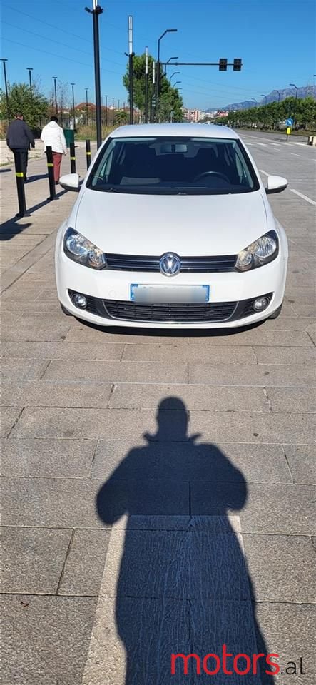 2010' Volkswagen Golf photo #1