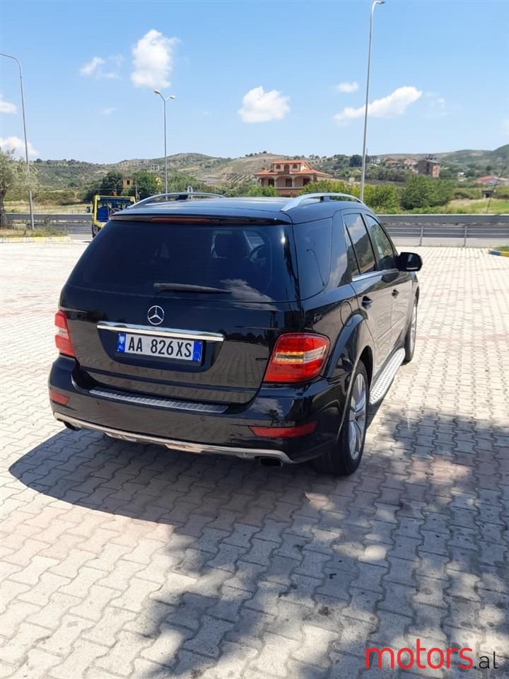 2011' Mercedes-Benz ML 350 photo #5