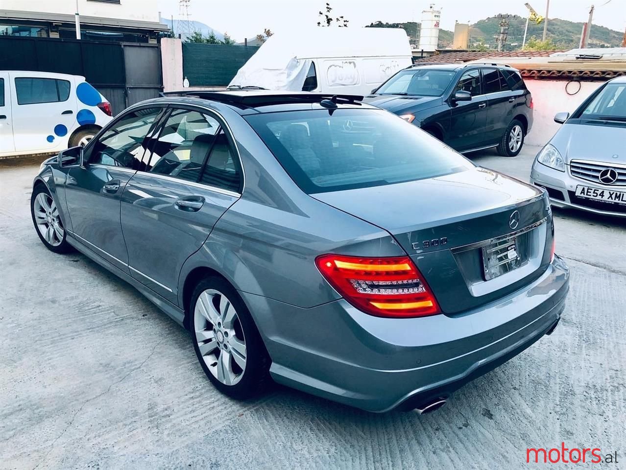 2012' Mercedes-Benz C 300 photo #1