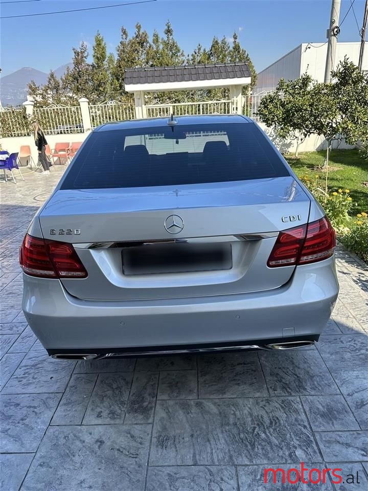 2013' Mercedes-Benz E 220 photo #3