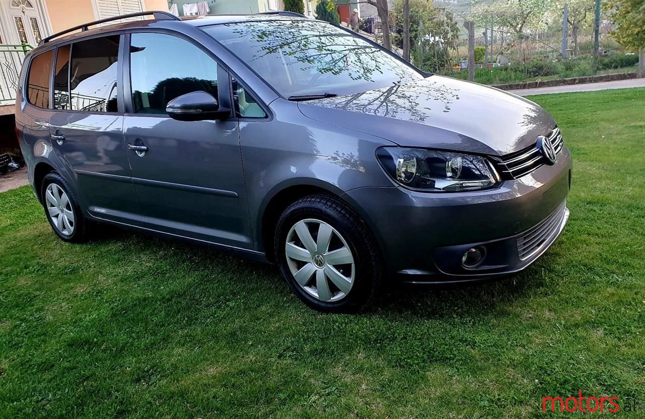 2010' Volkswagen Touran photo #6