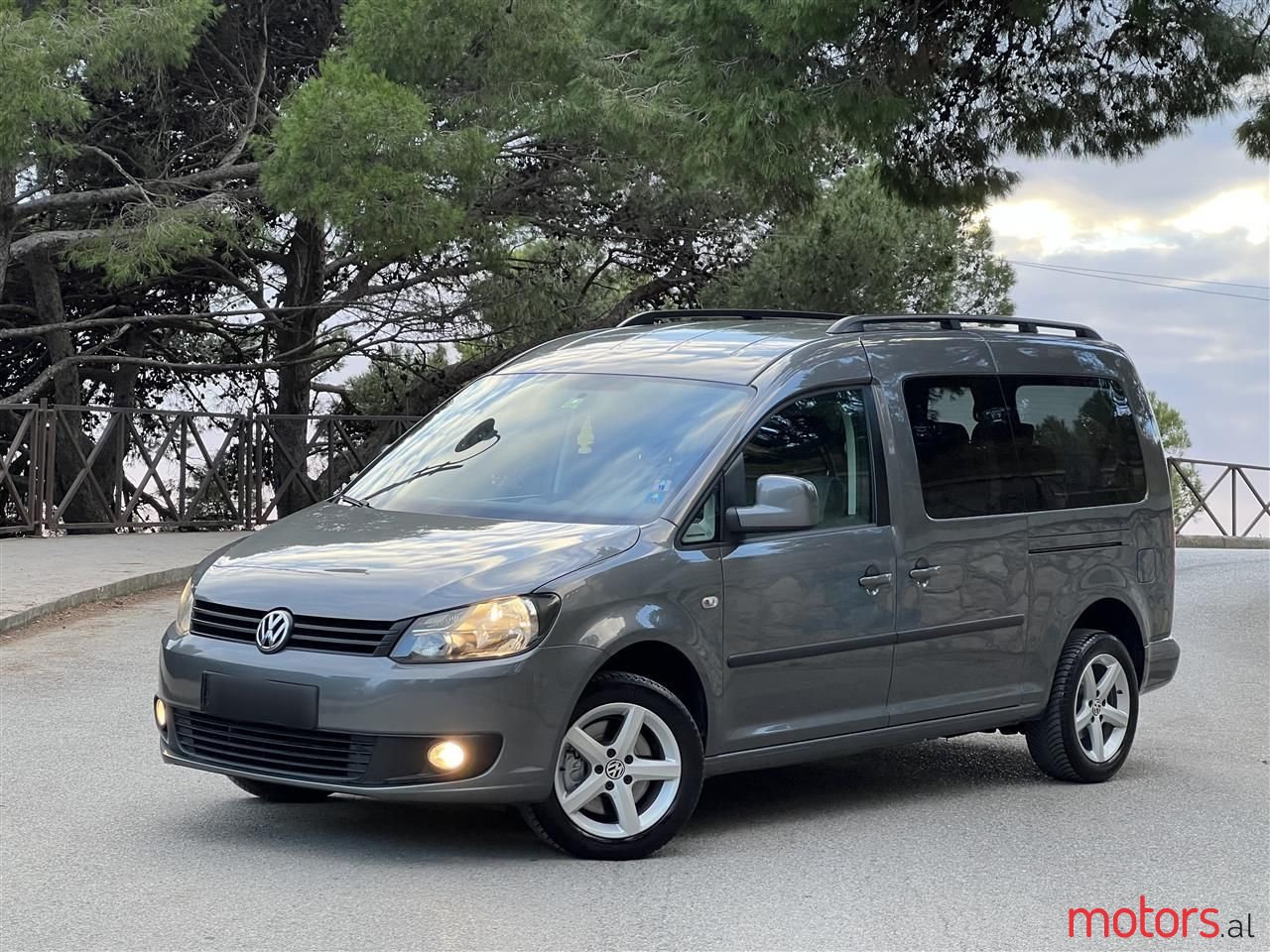 2012' Volkswagen Caddy photo #1