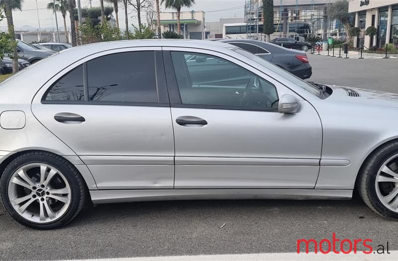 2004' Mercedes-Benz C 200 photo #6