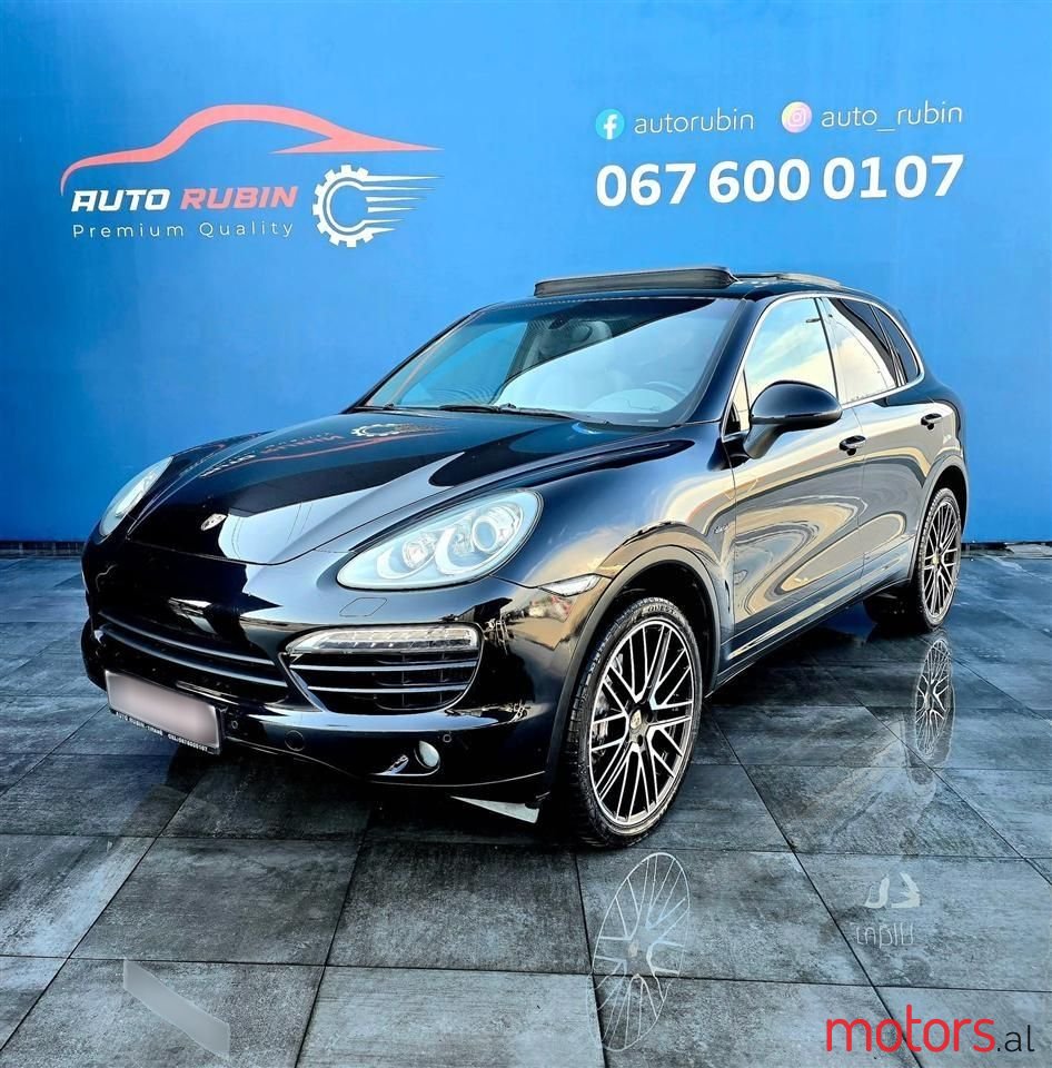 2012' Porsche Cayenne photo #1