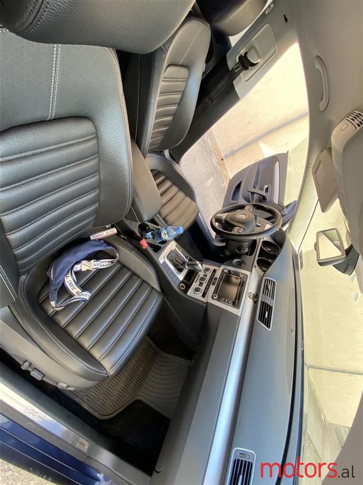 2013' Volkswagen Passat photo #6