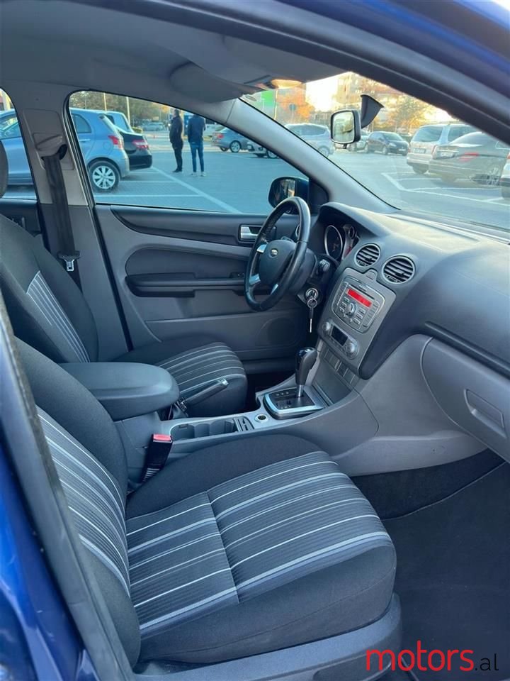 2010' Ford Focus photo #5