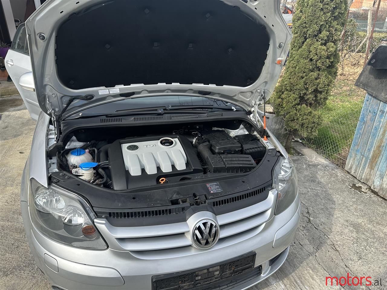 2008' Volkswagen Golf photo #6