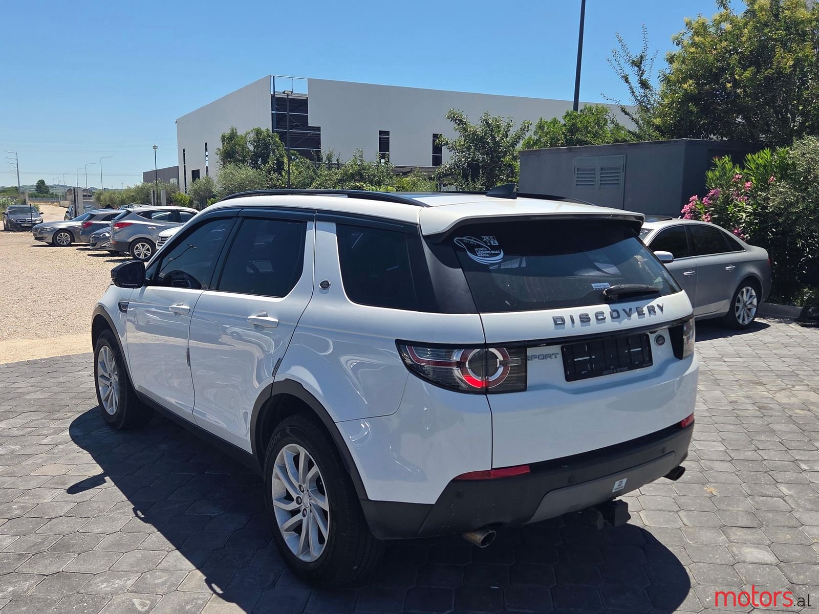 2016' Land Rover Discovery Sport photo #2