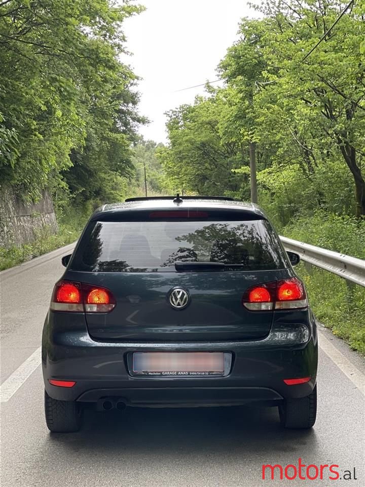 2010' Volkswagen Golf photo #5