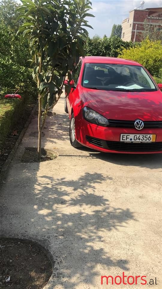 2010' Volkswagen Golf photo #2